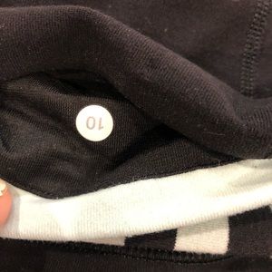 lululemon athletica Pants - Womens size 10 lululemon yoga pants lululemon athletica Pants - Womens size 10 lululemon yoga pants